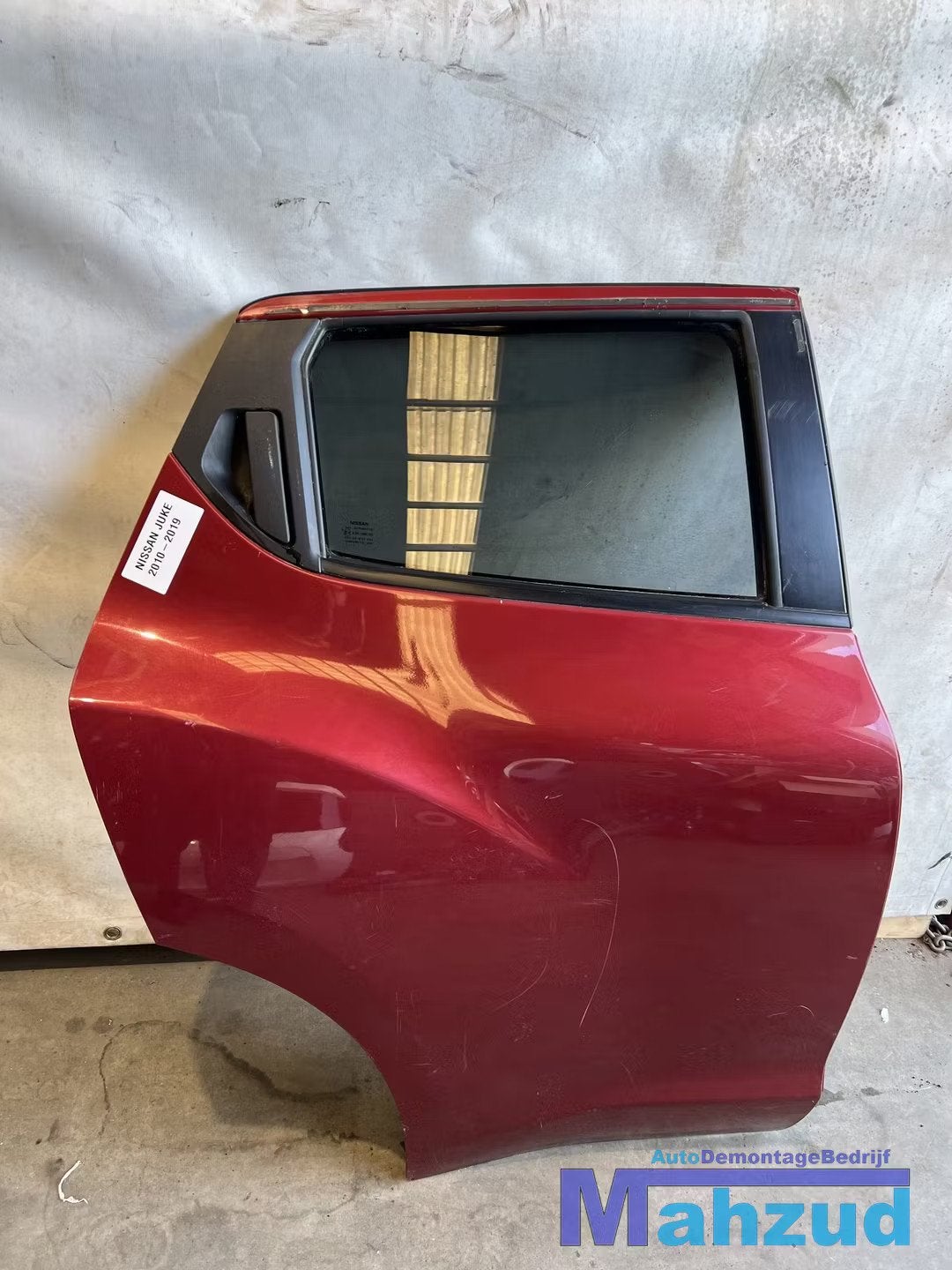 NISSAN JUKE F15 rood rechts achter deur portier 2010-2019, Nissan Motor Co., Ltd., Takashima 1-chome 1-1
220-8686  Yokohama, Utilisé