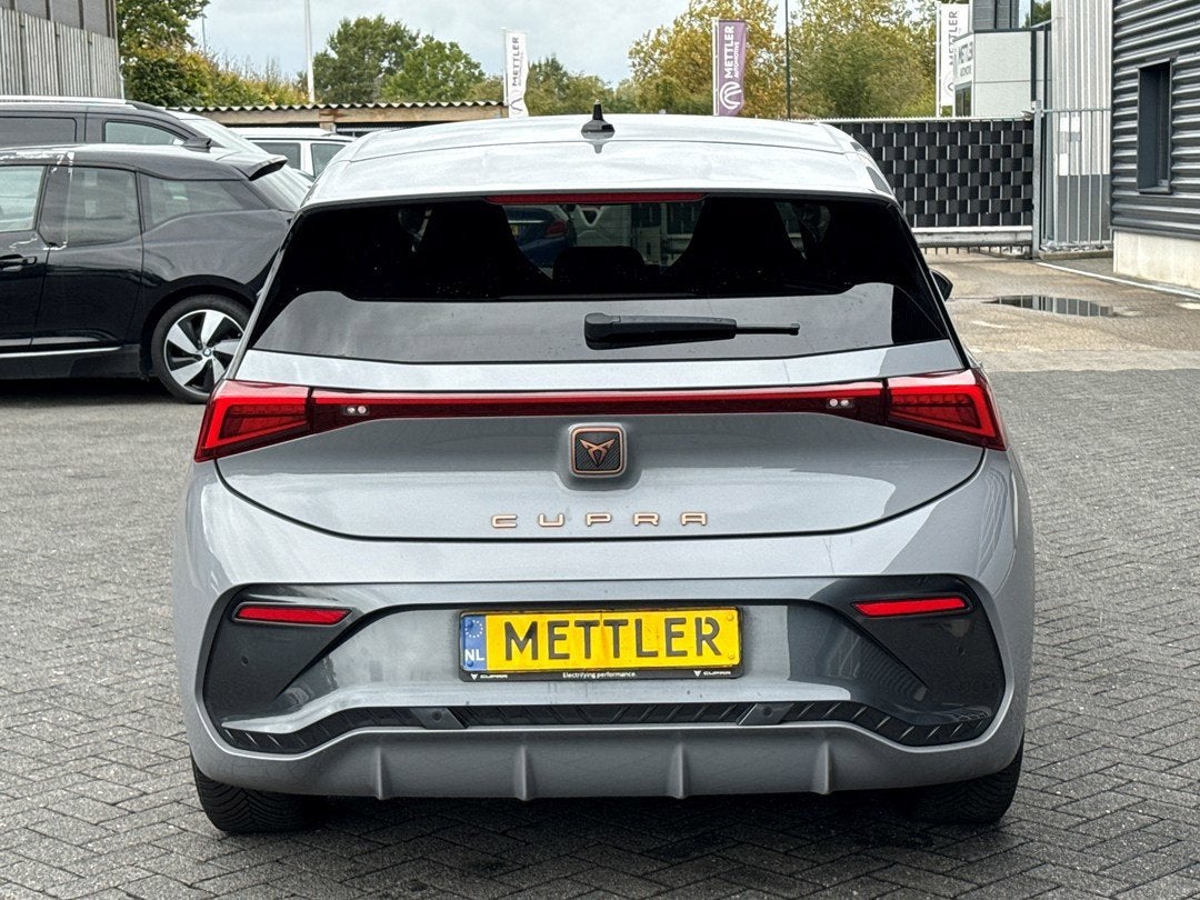 CUPRA Born Essential 62 kWh | Apple carplay | Navigatie | Sc, Autos, Argent ou Gris, Achat, 5 places, Automatique