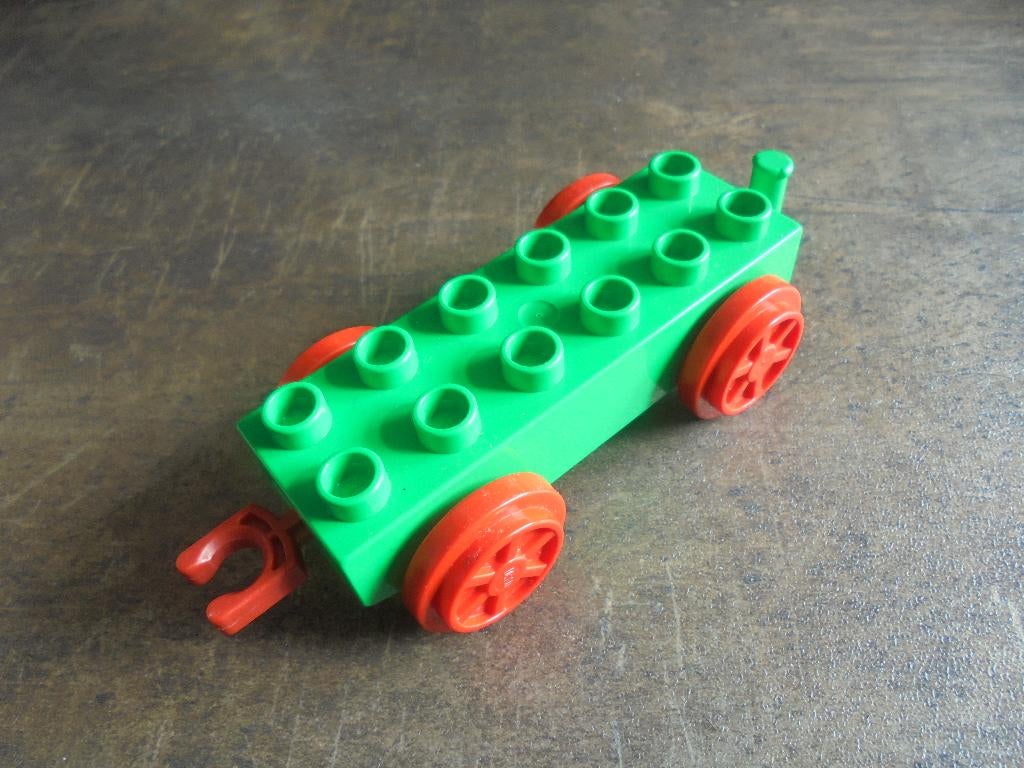 Lego Duplo Train Base 2x6 with Red Wheels (zie foto's), Enlèvement ou Envoi, Utilisé, Briques en vrac, Duplo