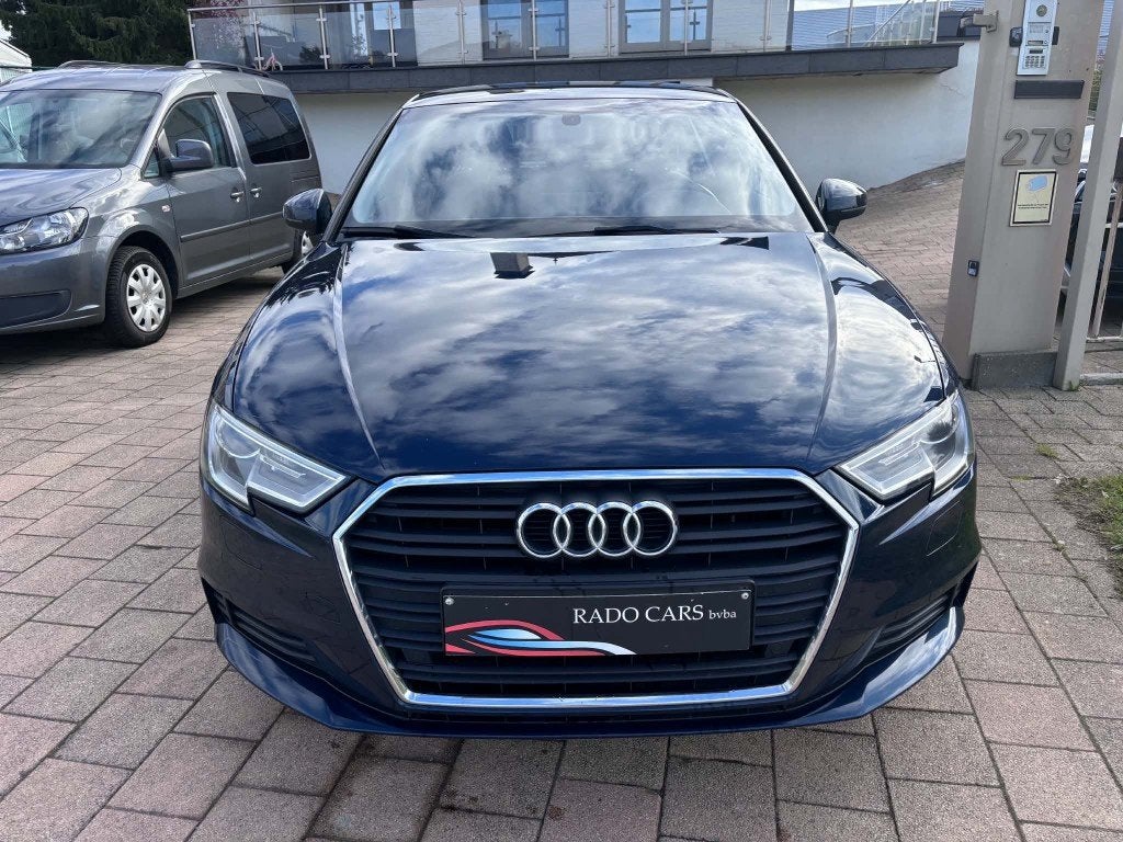 Audi A3 benzine van 2017, Auto's, Bluetooth, Euro 6, Blauw, Bedrijf