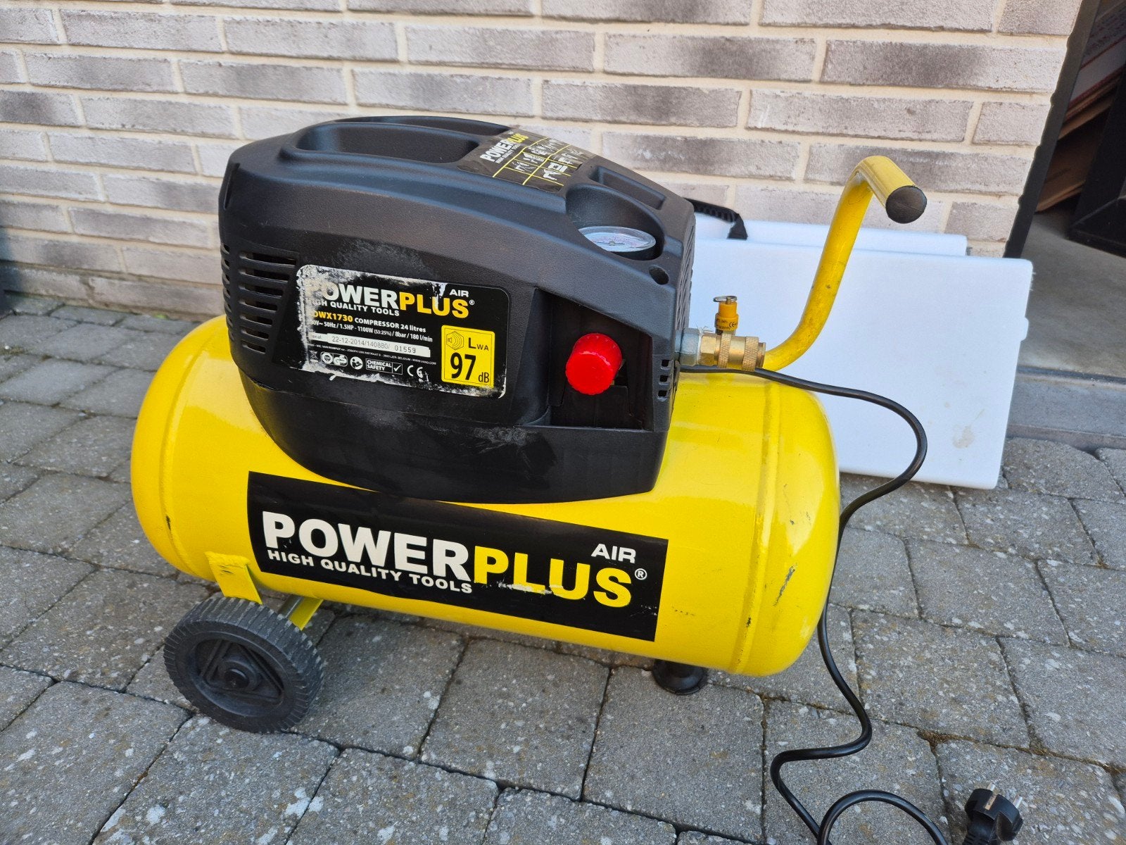 Compressor powerplus Powx1730, Doe-het-zelf en Bouw, Ophalen
