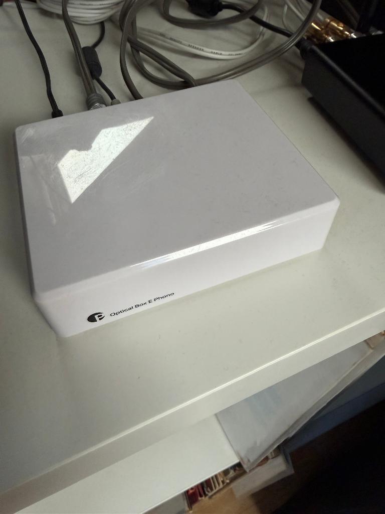 Optical Box E Phono, Ophalen