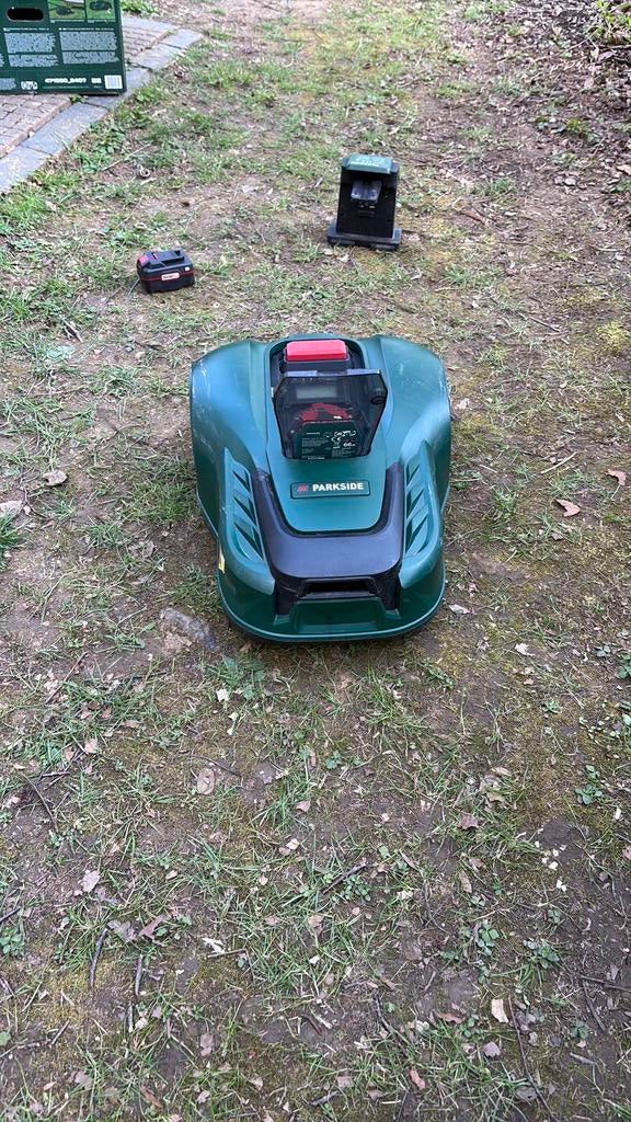 Robot Tondeuse Parkside PAMRS 1000 A1 smart, Tuin en Terras, Robotmaaiers, Zo goed als nieuw, 20 tot 25 cm, Met regensensor, Bestuurbaar via app