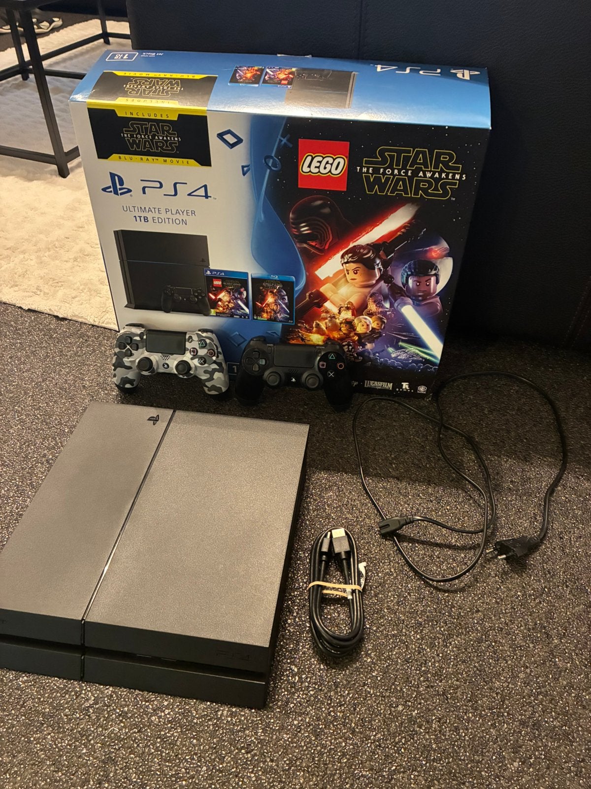 Ps4 1TB, Ophalen, Gebruikt, Met 2 controllers, 1 TB