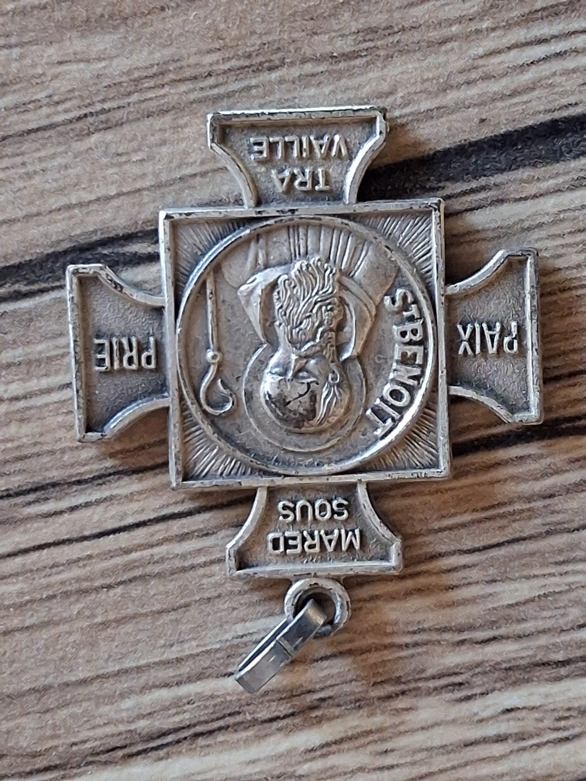 vintage Sint-Benedictusmedaille, Verzamelen, Verzenden