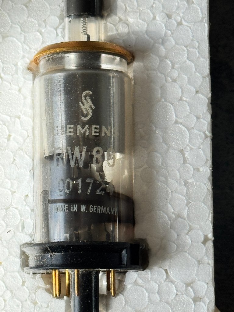 Tube radio Siemens Rw80, Hobby & Loisirs créatifs, Composants électroniques, Comme neuf, Enlèvement ou Envoi