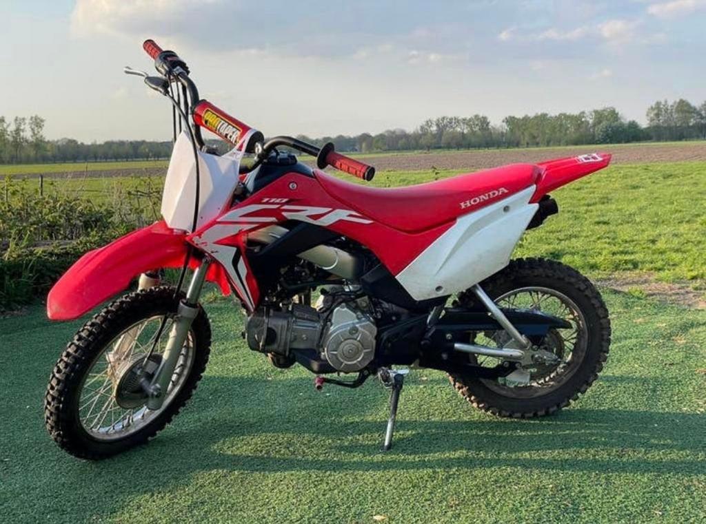 🚀Mooie honda crf 110 cc van 2020 echt nette staat 🏁, Fietsen en Brommers, Brommers | Crossbrommers, Zo goed als nieuw, Honda