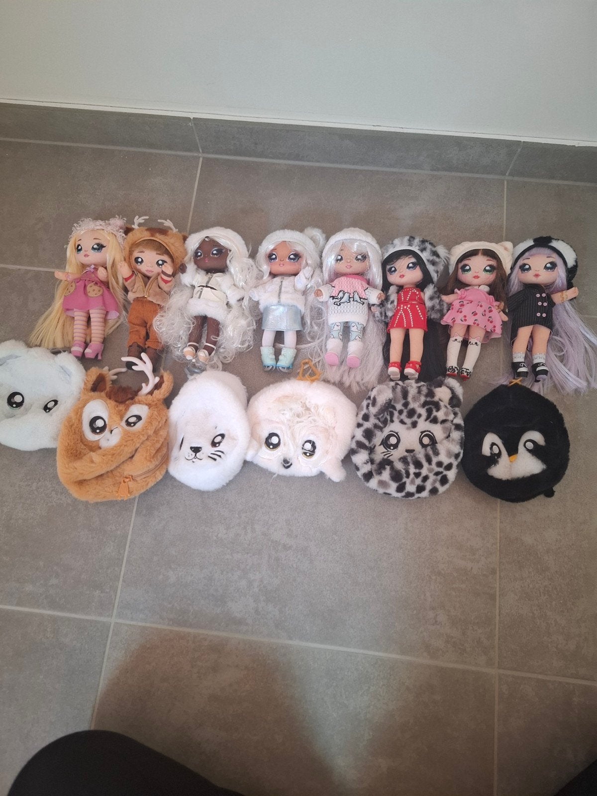 8 Nana poppen, Ophalen