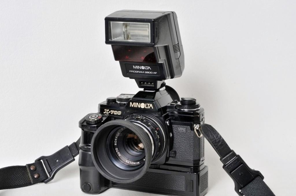 Minolta X 700 + Objectif : 53 mm 1:2 Auto Rokkor + Skylight, Enlèvement ou Envoi, Utilisé, Reflex miroir, Minolta