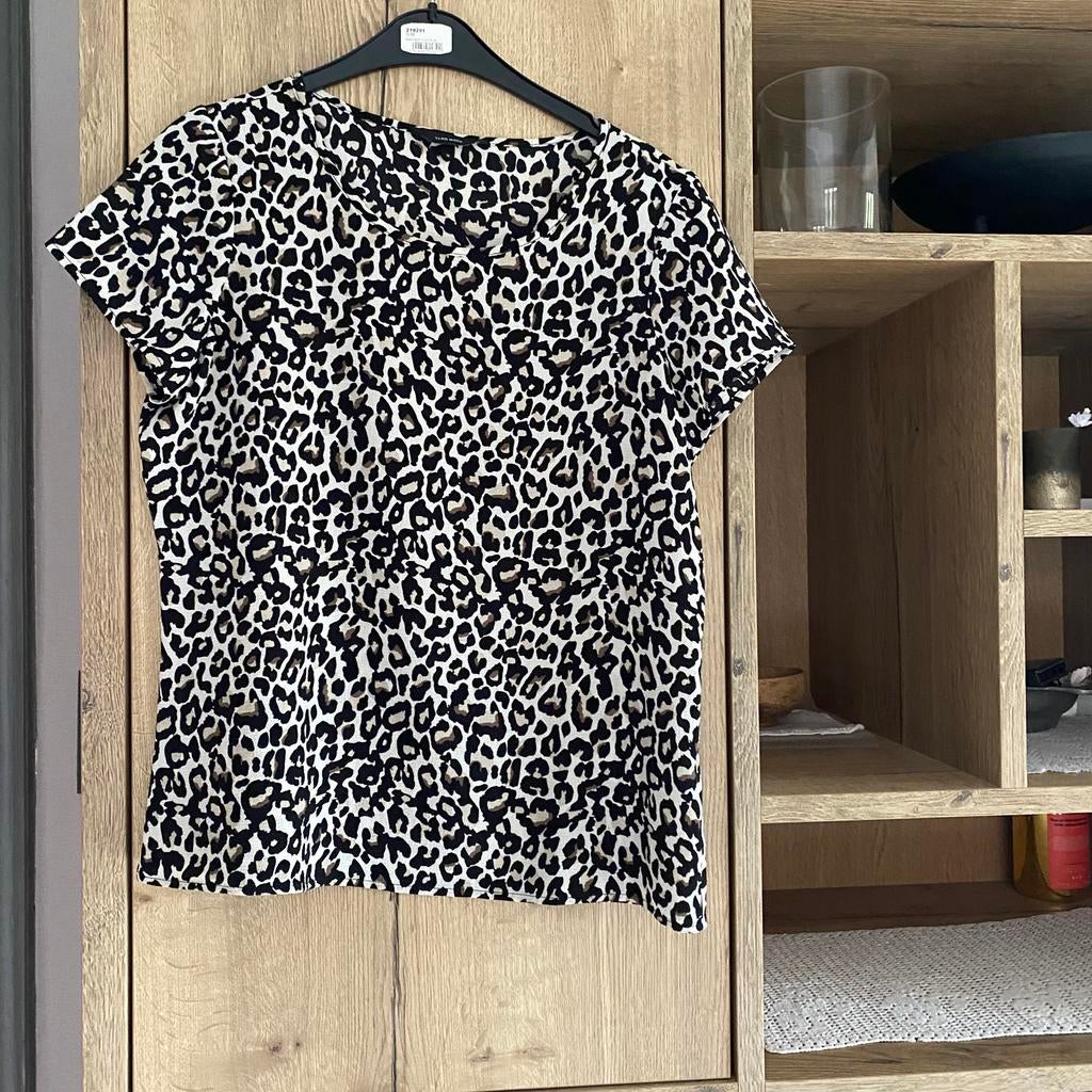 Dames  tshirt medium 2 stuks, Ophalen, Zo goed als nieuw