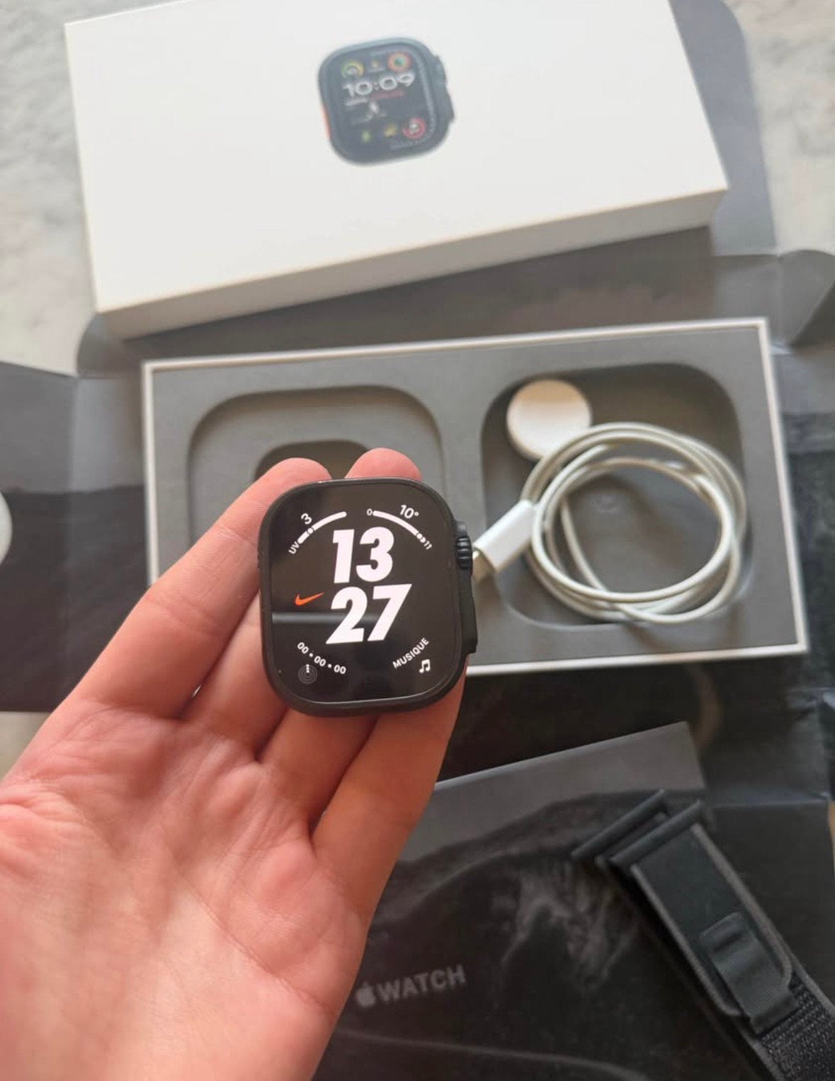 Apple Watch Ultra 2 49MM saphir Black, Bijoux, Sacs & Beauté, Montres connectées, Comme neuf, État, Enlèvement ou Envoi