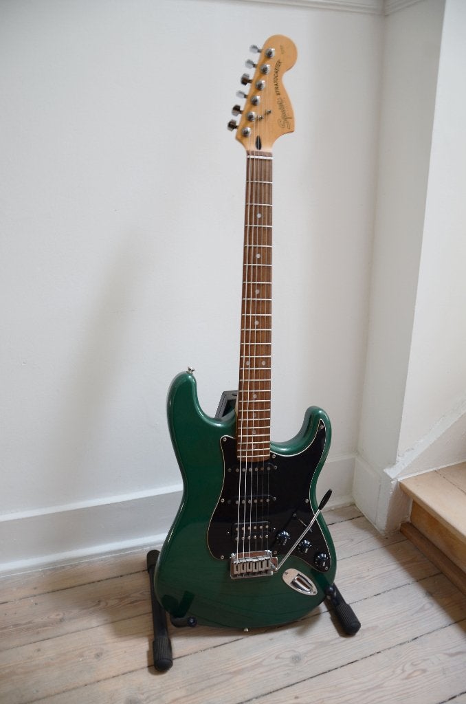 Stratocaster Standard de Squier, Musique & Instruments, Enlèvement, Utilisé, Solid body, Fender