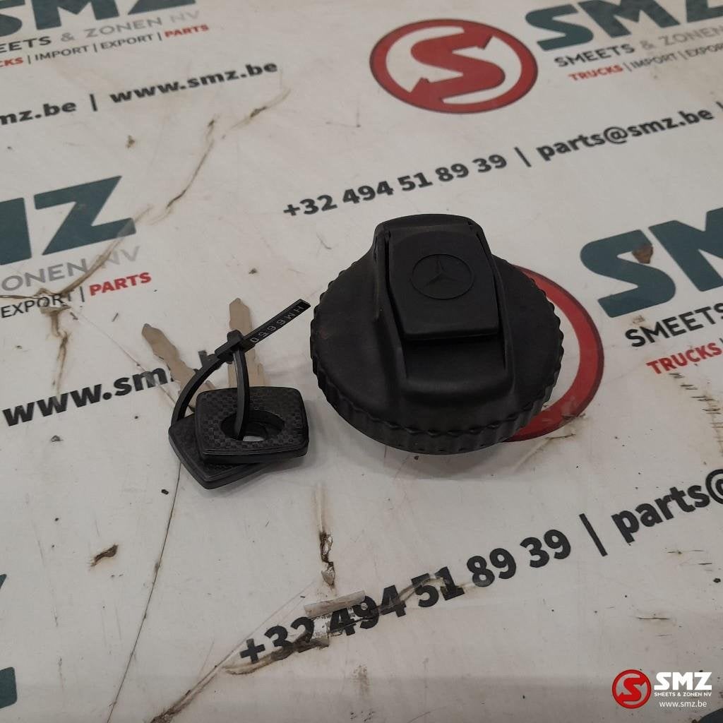 Tankdop met sleutel Mercedes, Nieuw, Mercedes-Benz, Brandstofsystemen