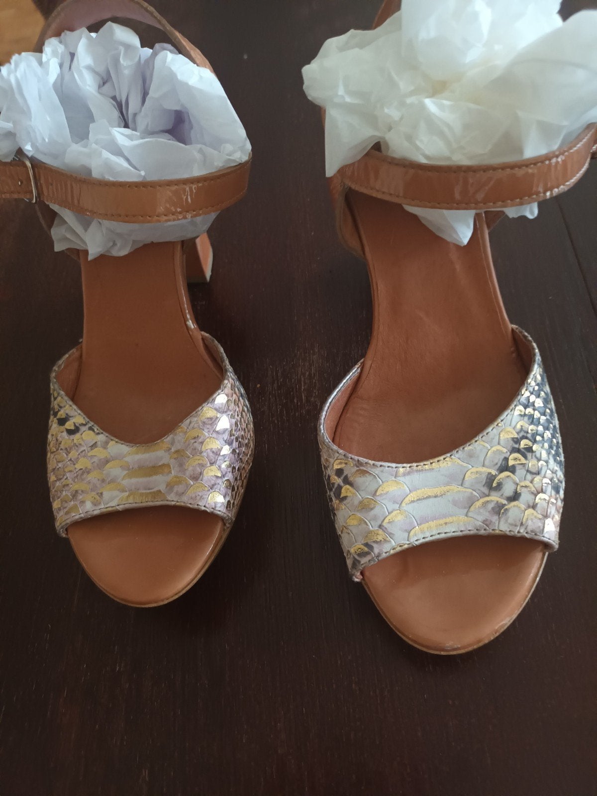 Nouvelle paire d'élégantes chaussures en cuir n, Vêtements | Femmes, Enlèvement ou Envoi