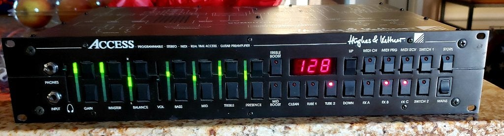 Cherche préampli Access de Hughes  Kettner V2 avec module B, Musique & Instruments, Enlèvement ou Envoi, Utilisé, Guitare, Moins de 50 watts
