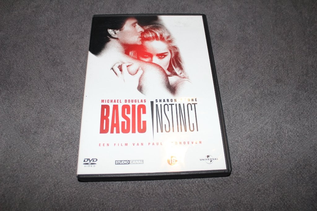 DVD Basic Instinct, Cd's en Dvd's, Dvd's | Thrillers en Misdaad, Vanaf 16 jaar, Ophalen of Verzenden, Gebruikt, Overige genres