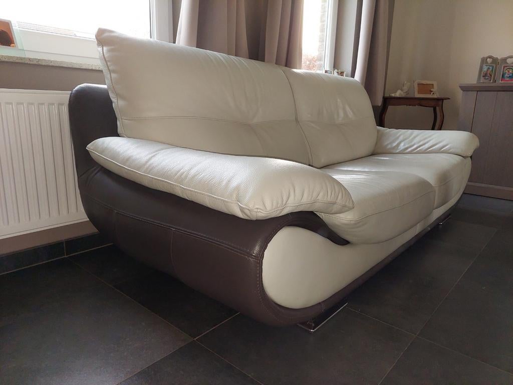 Italiaanse lederen lounge van zeer goede kwaliteit. 2 + 3 zi, Leer