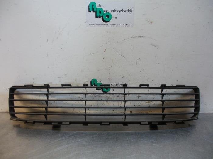 Pare-chocs grille d'un Toyota Auris (Auris 07-), Autos : Pièces & Accessoires, Carrosserie & Tôlerie, -, 3 mois de garantie, Toyota