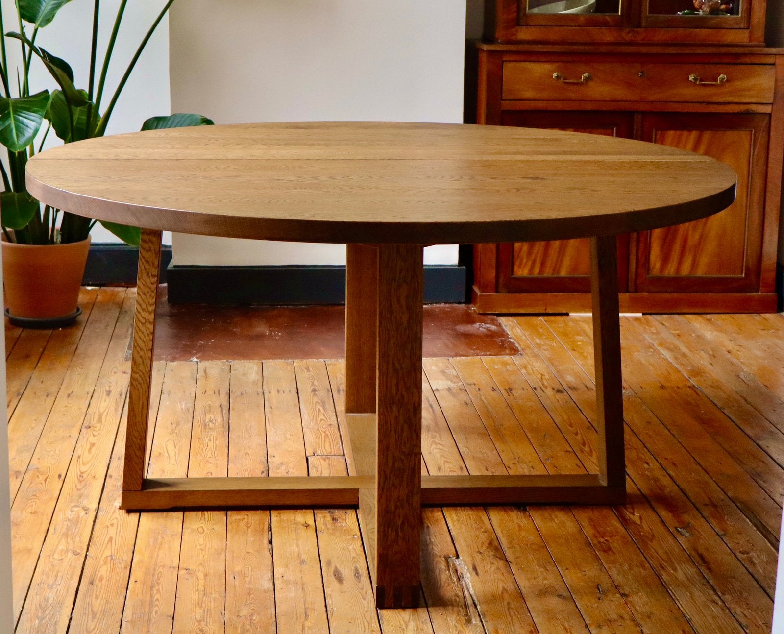 Round Dining or Office Table 145cm, Huis en Inrichting, Ophalen, Zo goed als nieuw