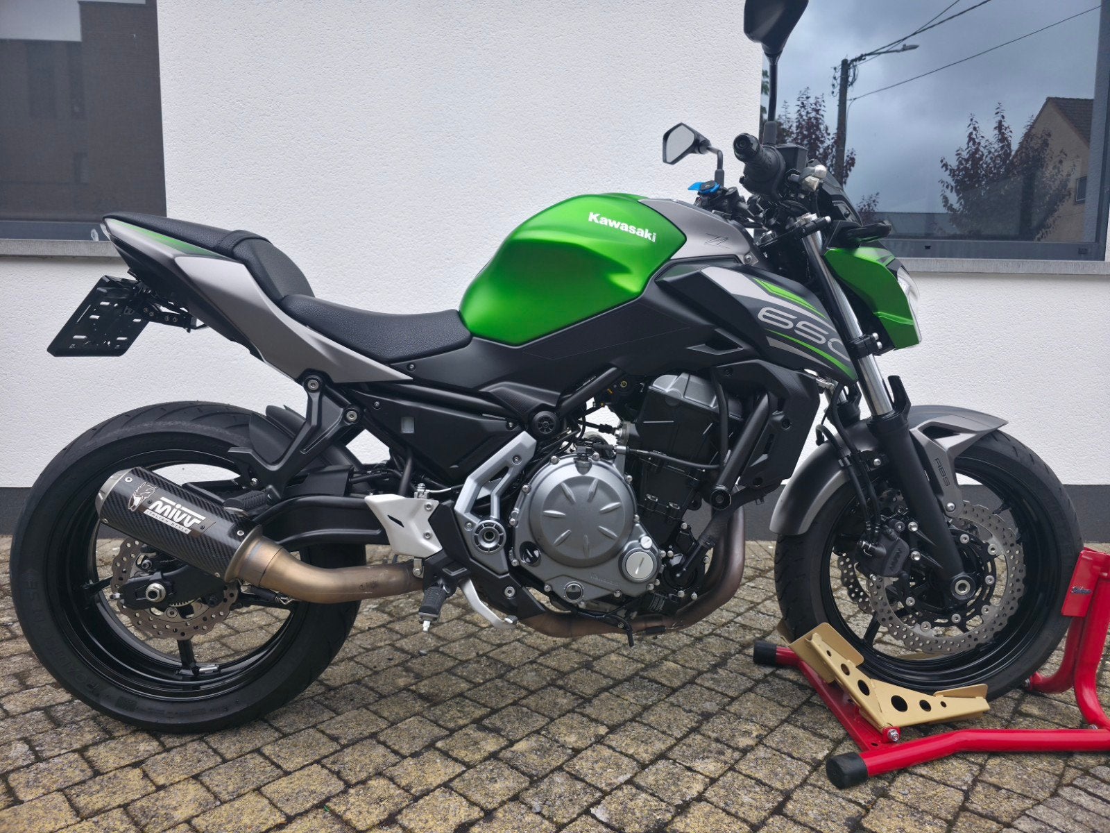 Kawasaki Z650 - 7000Km - 35Kw/A2 mogelijk - Topconditie*, Motoren, 2 cilinders, Nieuw, Particulier, Meer dan 35 kW