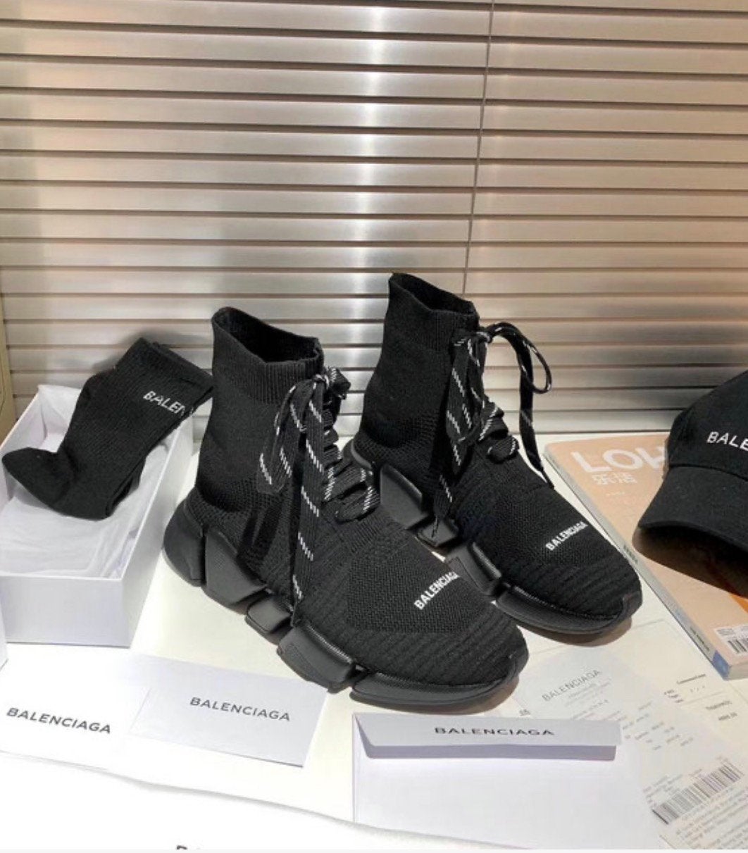 Balenciaga sneakers, Ophalen of Verzenden, Zo goed als nieuw, Sneakers