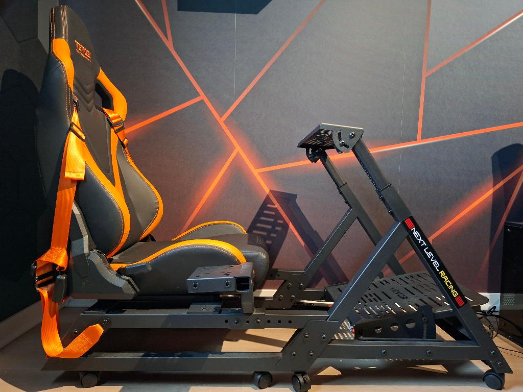 Sim racing cockpit, Games en Spelcomputers, Spelcomputers | Sony Consoles | Accessoires, Ophalen, Zo goed als nieuw, Playseat of Racestoel