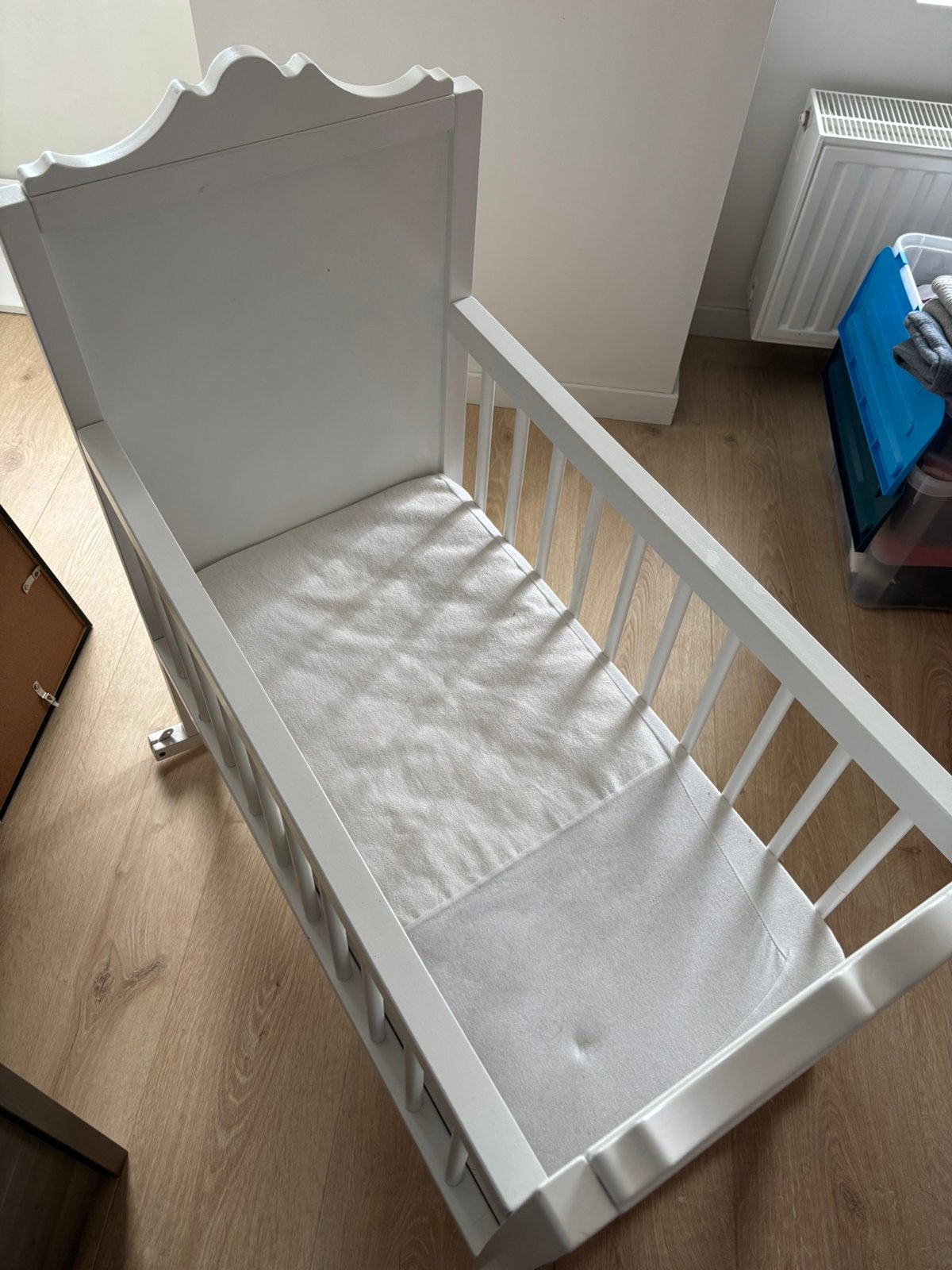Babywiegje Bopita, Kinderen en Baby's, Kinderkamer | Bedden, Ophalen, Zo goed als nieuw, Matras