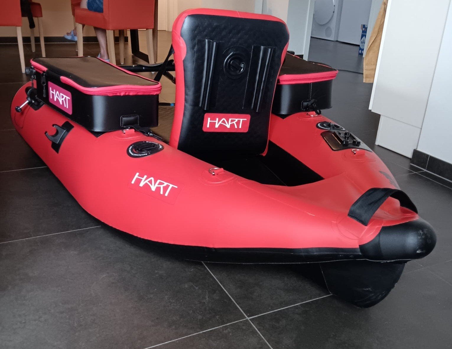 Bellyboot Hart Sikkario V-sail + motor, batterij en extra's, Enlèvement, Neuf