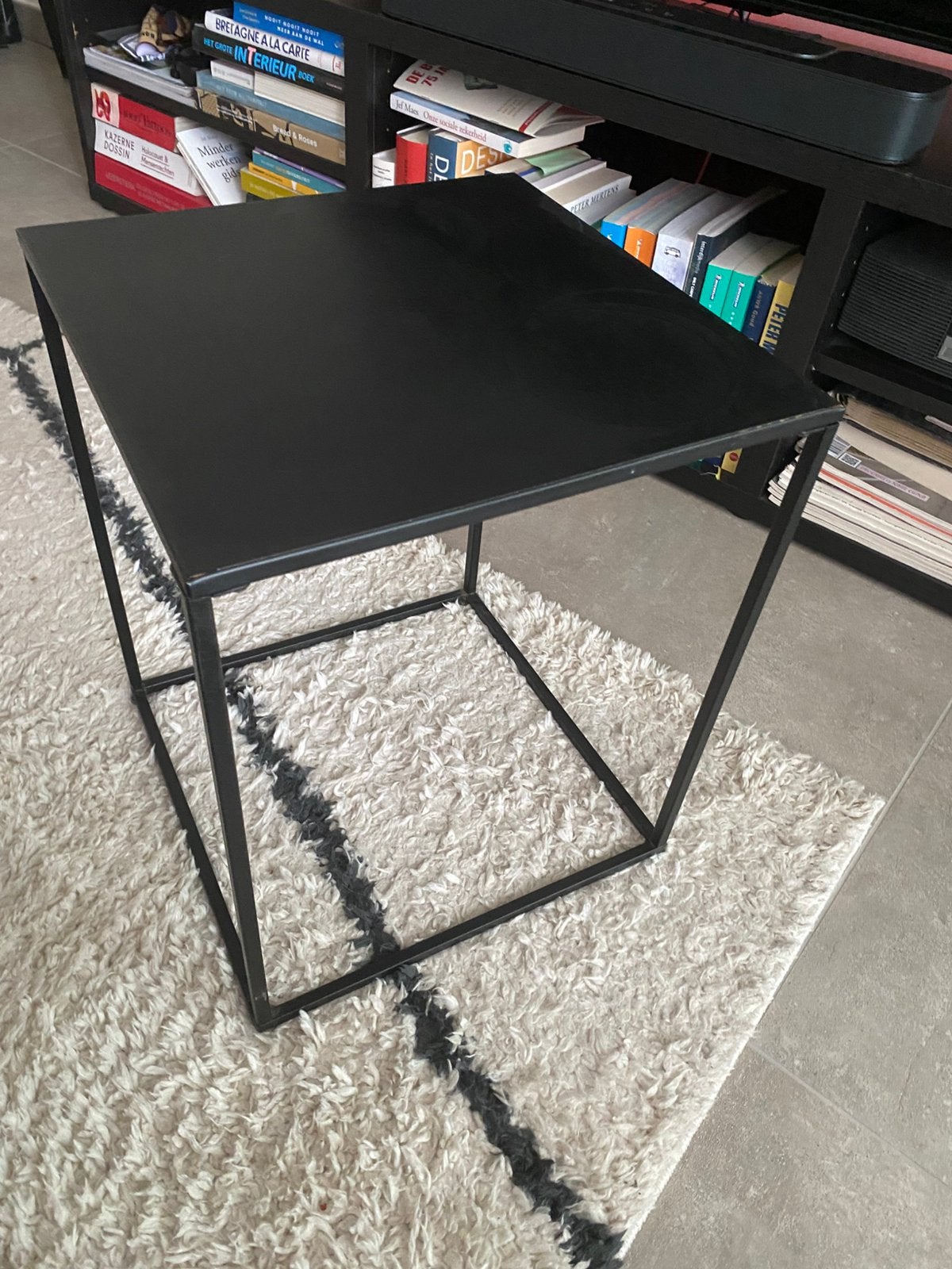 Table d'appoint, Enlèvement, Utilisé