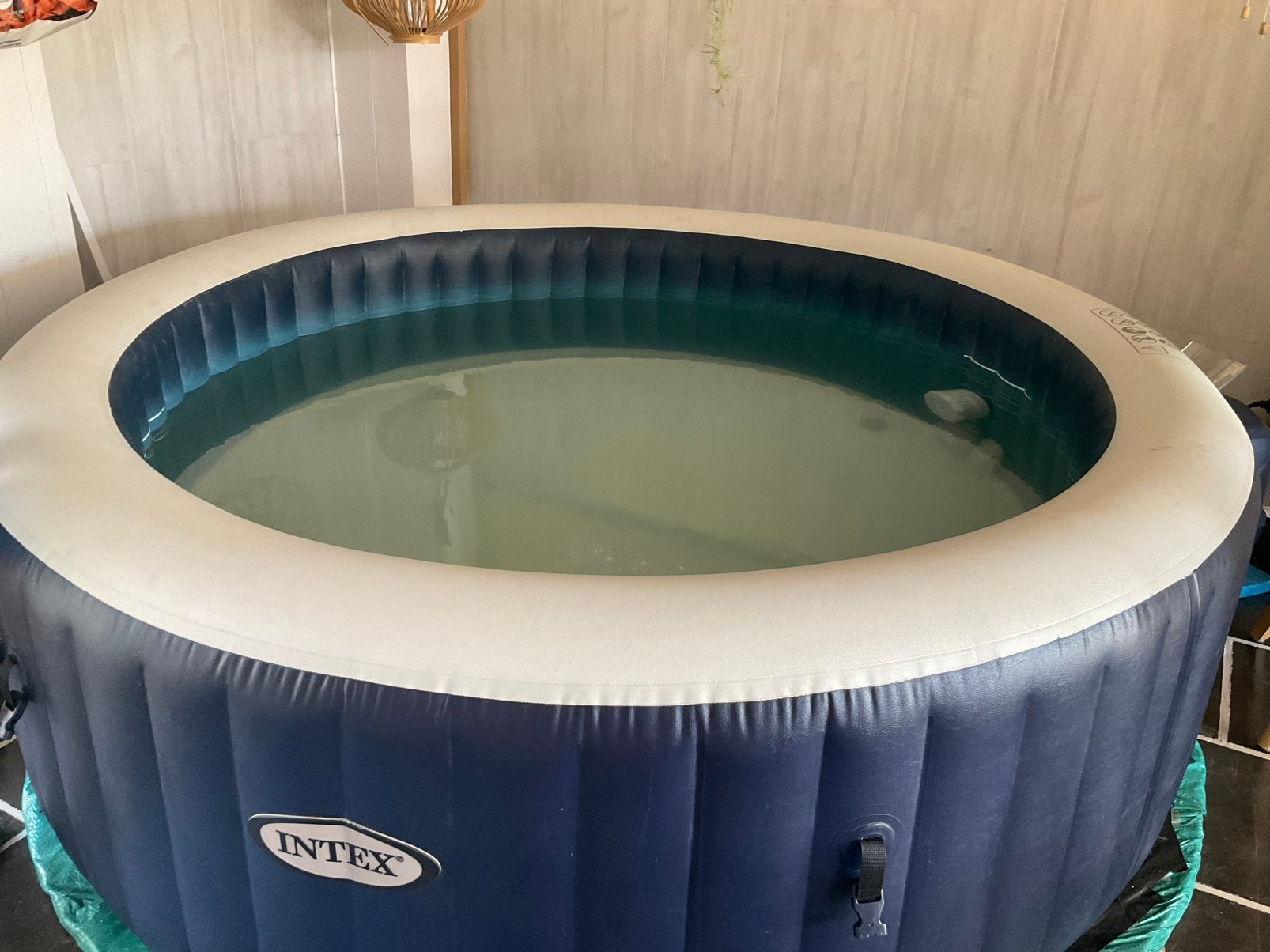 Intex Spa  6 personen, Jardin & Terrasse, Bains à remous et Spas, Enlèvement, Utilisé, Tapis de sol, Gonflable