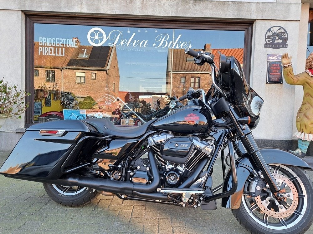 Harley streetglide -2021- 6121 km, Motoren, 1746 cc, 2 cilinders, Occasion, Bedrijf