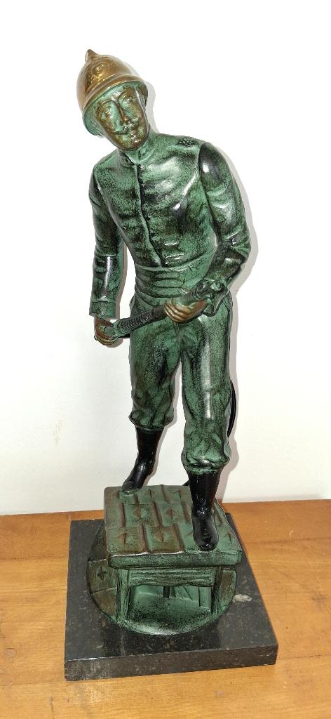 statue en bronze antique du pompier Henry Weisse, Statue, Enlèvement ou Envoi, Homme, Patiné