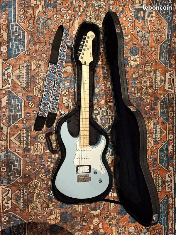 Guitare électrique Yamaha + étui, Musique & Instruments, Instruments à corde | Guitares | Électriques, Neuf, Autres marques, Enlèvement