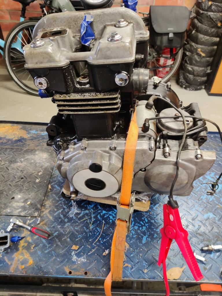 Kawasaki LTD 450 Vulcan sparemotor en onderdelen, Ophalen