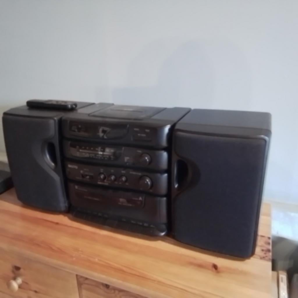 Mini chaîne sanyo, Enlèvement