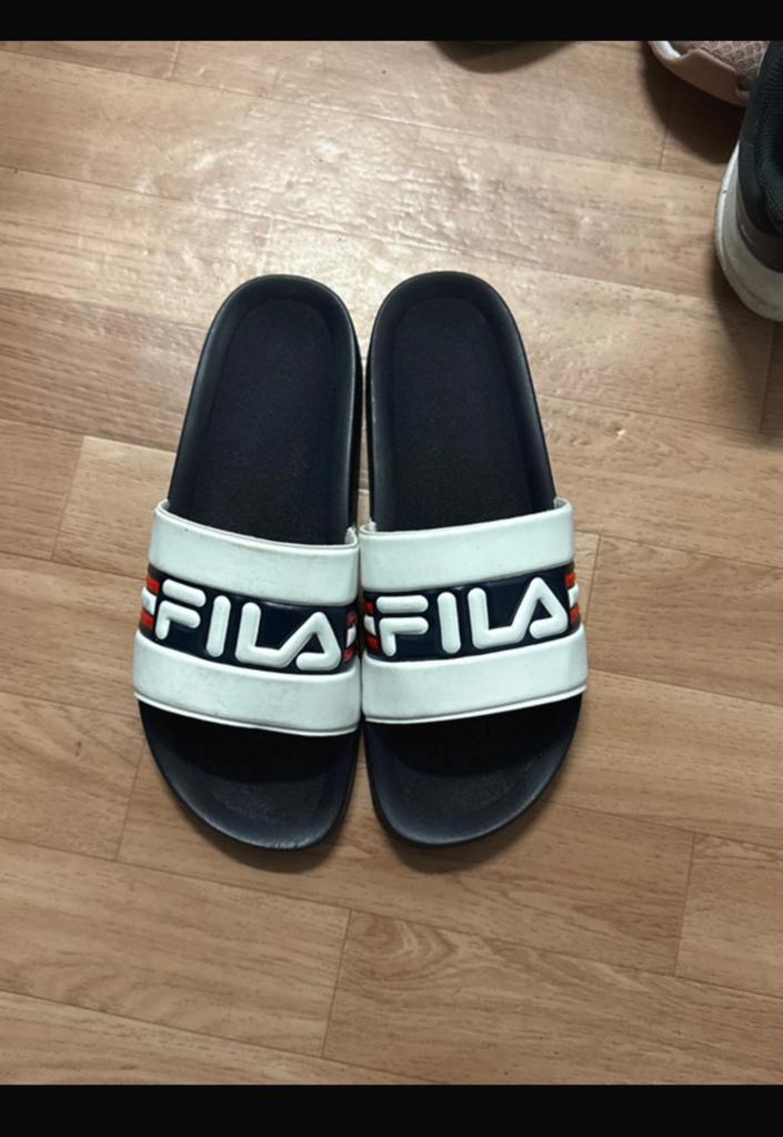 FILA Slippers maat 39, Vêtements | Hommes, Vêtements de bain & Maillots de bain, Enlèvement