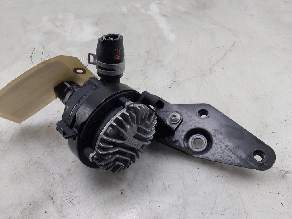 EXTRA EAU POMPE Volkswagen Tiguan (CT1) (|3WA965567|), Robert Bosch AG, Volkswagen, Utilisé, Robert-Bosch-Allee 1
74232  Abstatt, DE