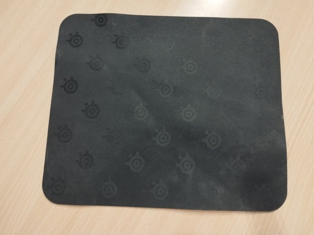 Gaming muismat – 40  30 cm, Computers en Software, Ophalen, Gaming muismat, Zo goed als nieuw