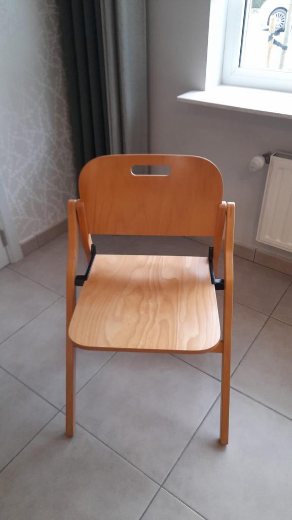 12 identieke plooistoelen, Huis en Inrichting, Stoelen, Ophalen, Zo goed als nieuw