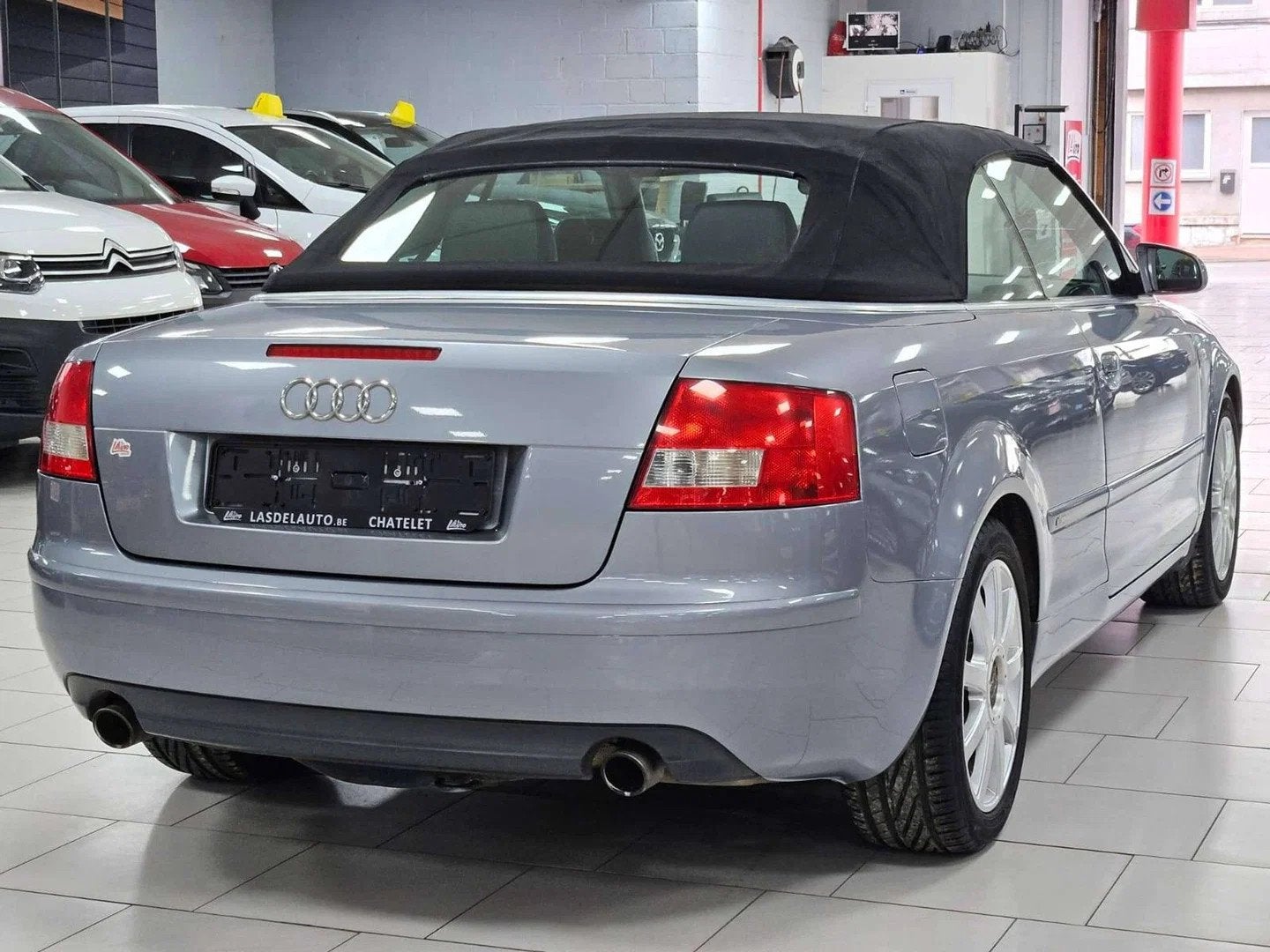 Audi A4 Cabriolet 1.8i Turbo S Line Cuir Chauffants Radio, Auto's, 4 zetels, Gebruikt, Zwart, 4 cilinders