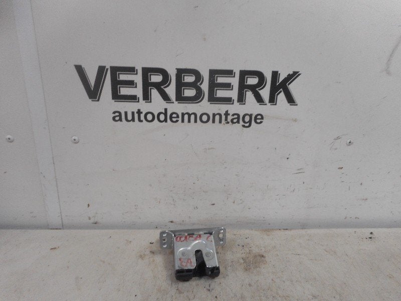 SLOTVANGER ACHTERKLEP Opel Corsa C (F08 / 68) (90534769), Gebruikt, Opel