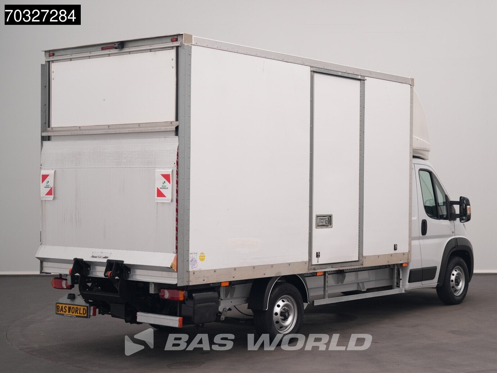 Fiat Ducato 140pk Laadklep Zijdeur Bakwagen Airco Cruise Eur, Auto's, Bestelwagens en Lichte vracht, Stof, Gebruikt, Euro 6, 4 cilinders
