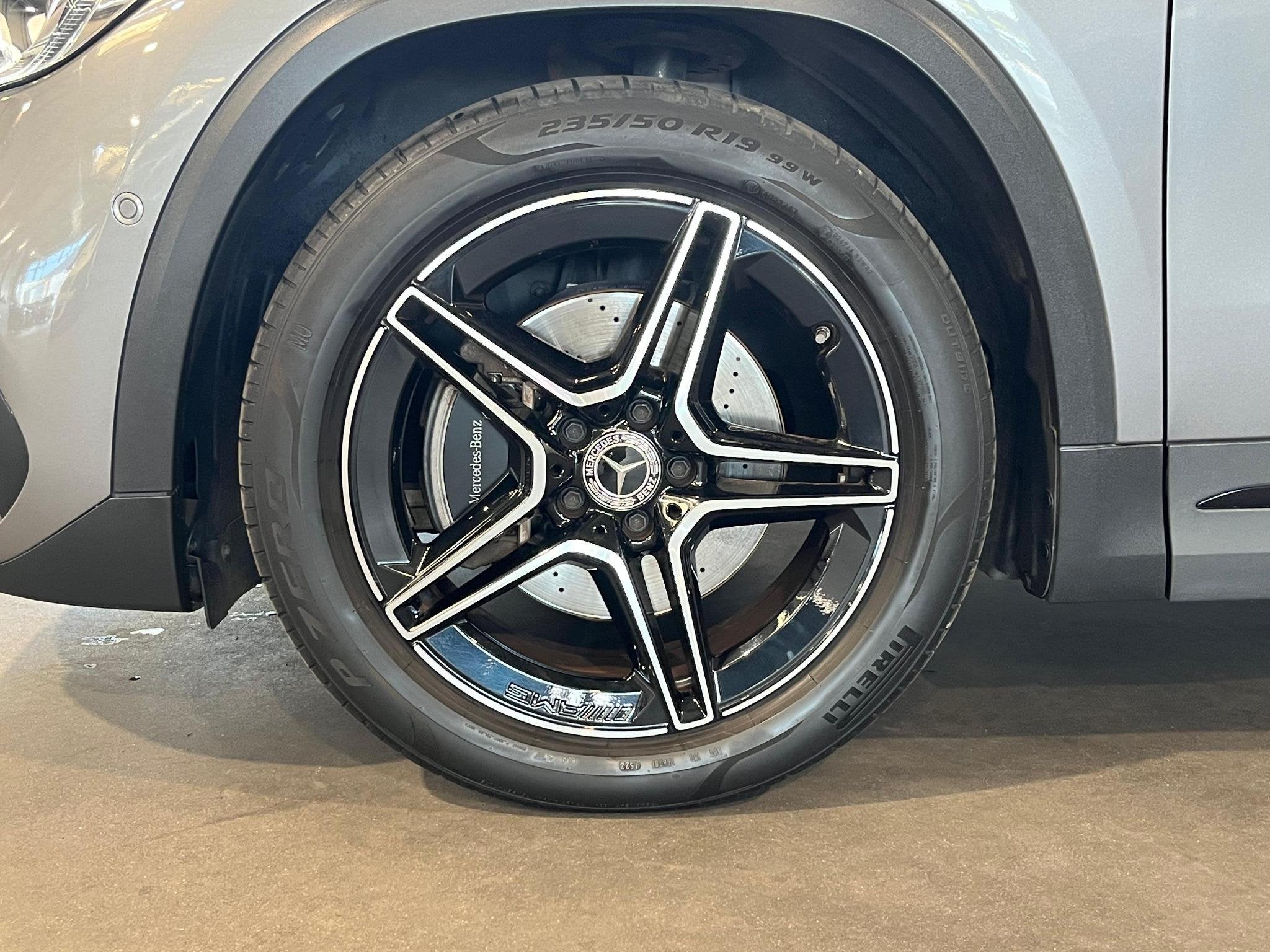 Mercedes-Benz GLA-klasse 180 AMG Line | Verwarmde Zetels | S, Auto's, Emergency brake assist, Stof, Gebruikt, 4 cilinders