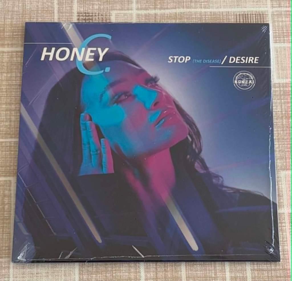 Honey C - Stop (The Disease) (Light Blue Vinyl) (SV), CD & DVD, Enlèvement ou Envoi, 7 inch, Dance populaire, Vinyle coloré