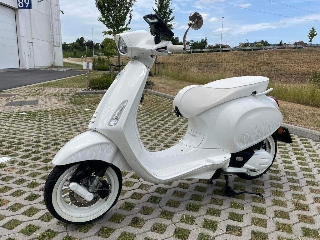 PIAGGIO VESPA 125 * 2022 * 800 km * Limited édition, Motos, Scooter, Entreprise, Neuf, 1 cylindre