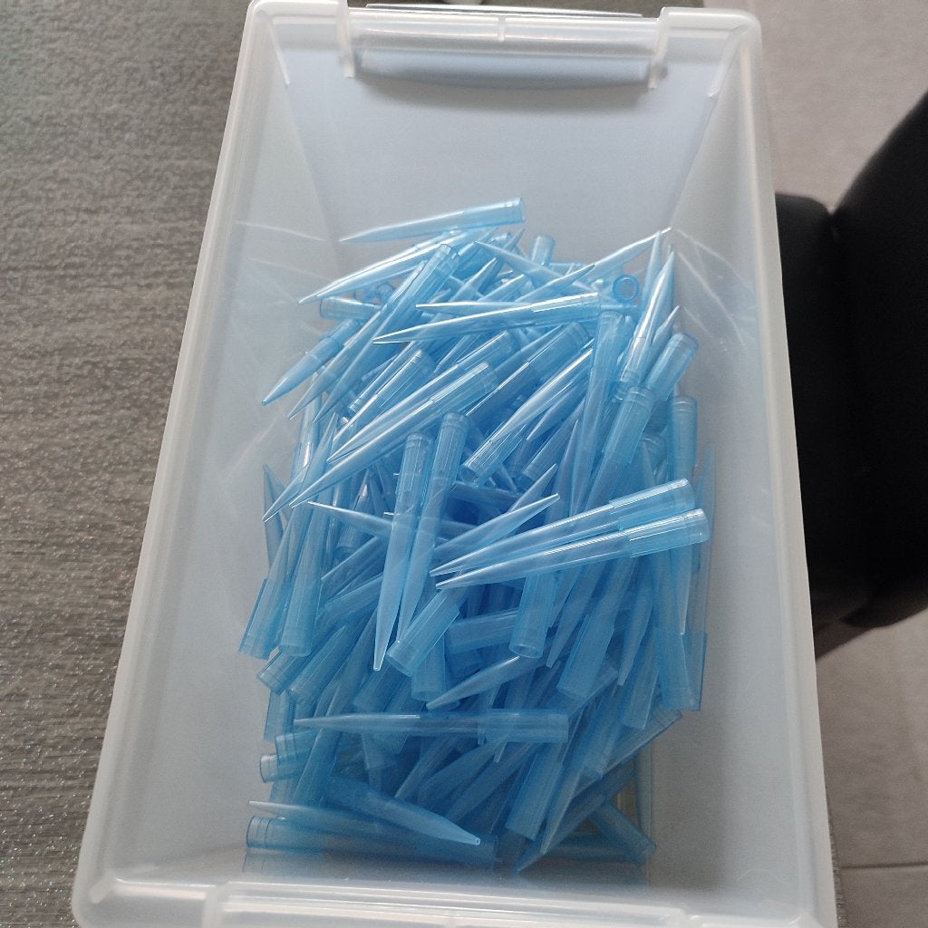 310 embouts de micropipette bleus – 81 mm – maquettisme, Hobby & Loisirs créatifs, Enlèvement, Neuf