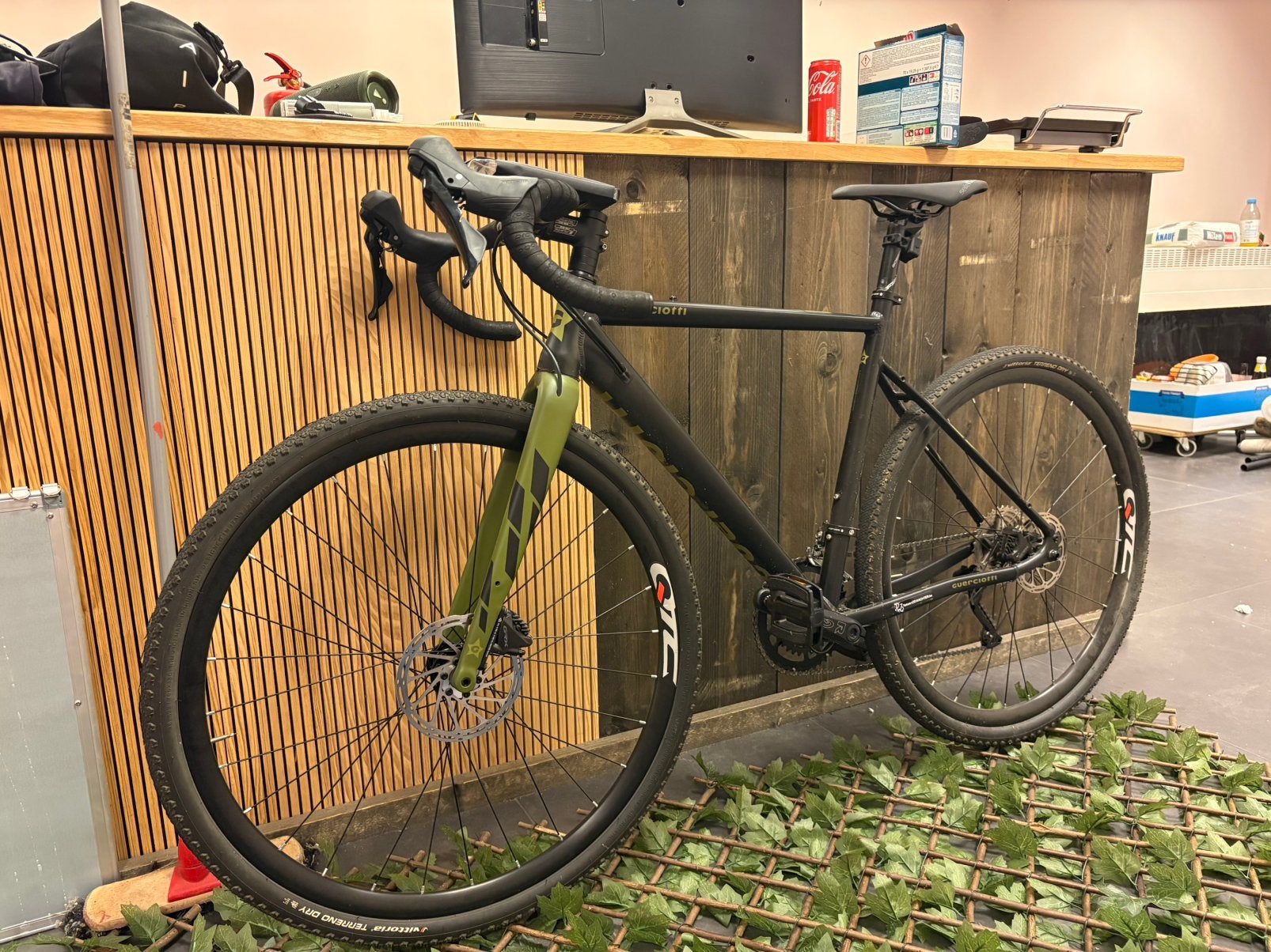 Nieuwe Gravel bike te koop, Fietsen en Brommers, Fietsen | Heren | Sportfietsen en Toerfietsen, Zo goed als nieuw, Ophalen