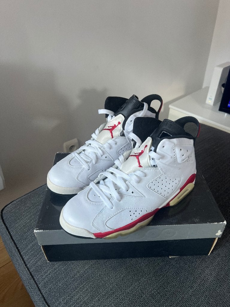 Jordan 6 White varsity red taille 42,5, Kleding | Heren, Schoenen, Wit, Ophalen of Verzenden, Zo goed als nieuw, Sneakers