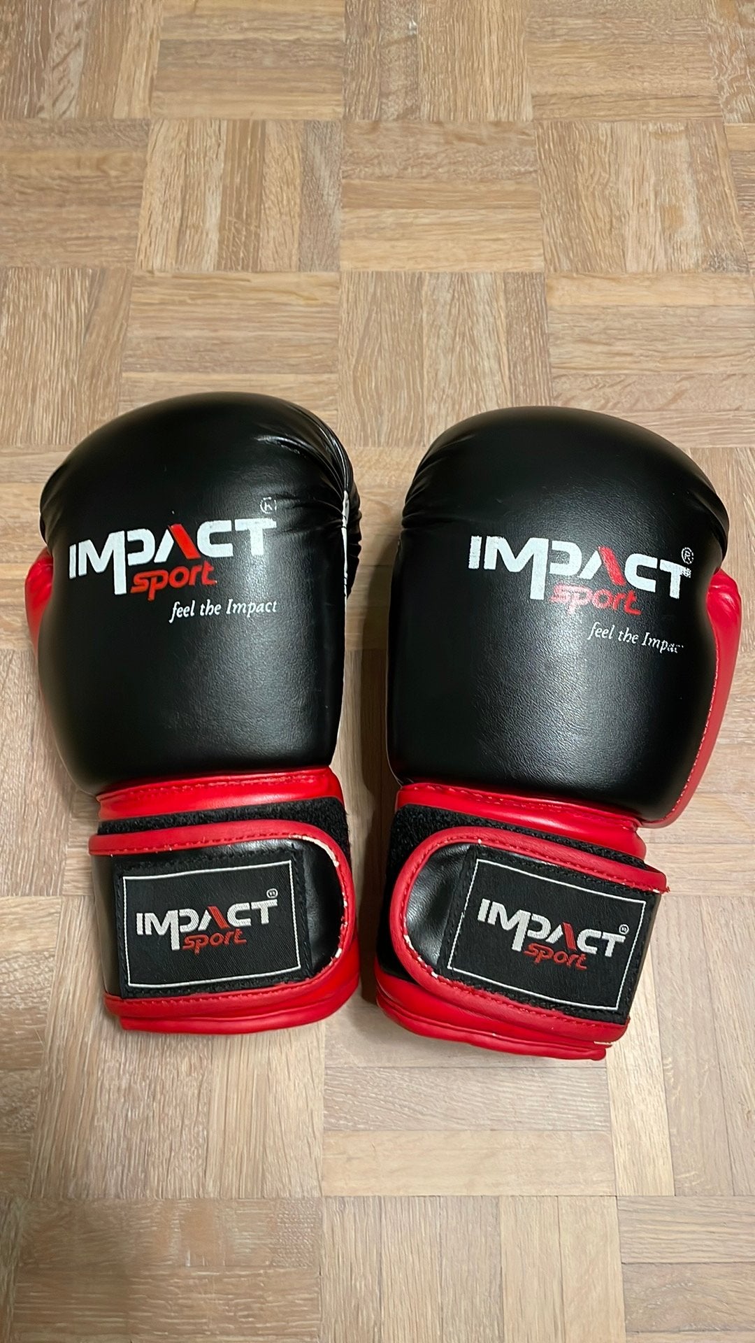 Kids kickboksen handschoenen, Sport en Fitness, Boksen, Ophalen of Verzenden, Zo goed als nieuw, Bokshandschoenen