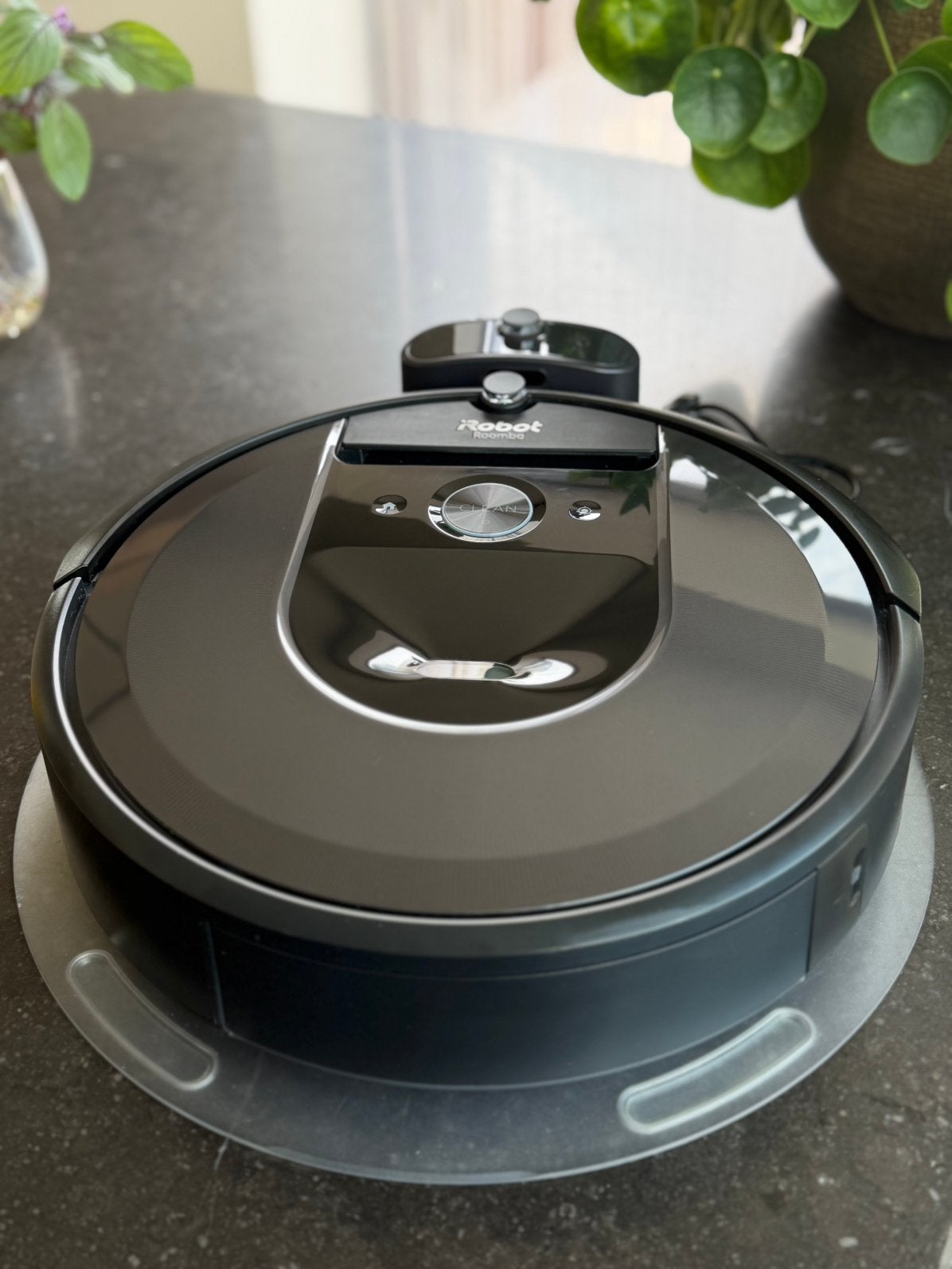 iRobot Roomba i8 Robotstofzuiger – Zeer goede staat, IRobot, Comme neuf, Enlèvement, Aspirateur robot